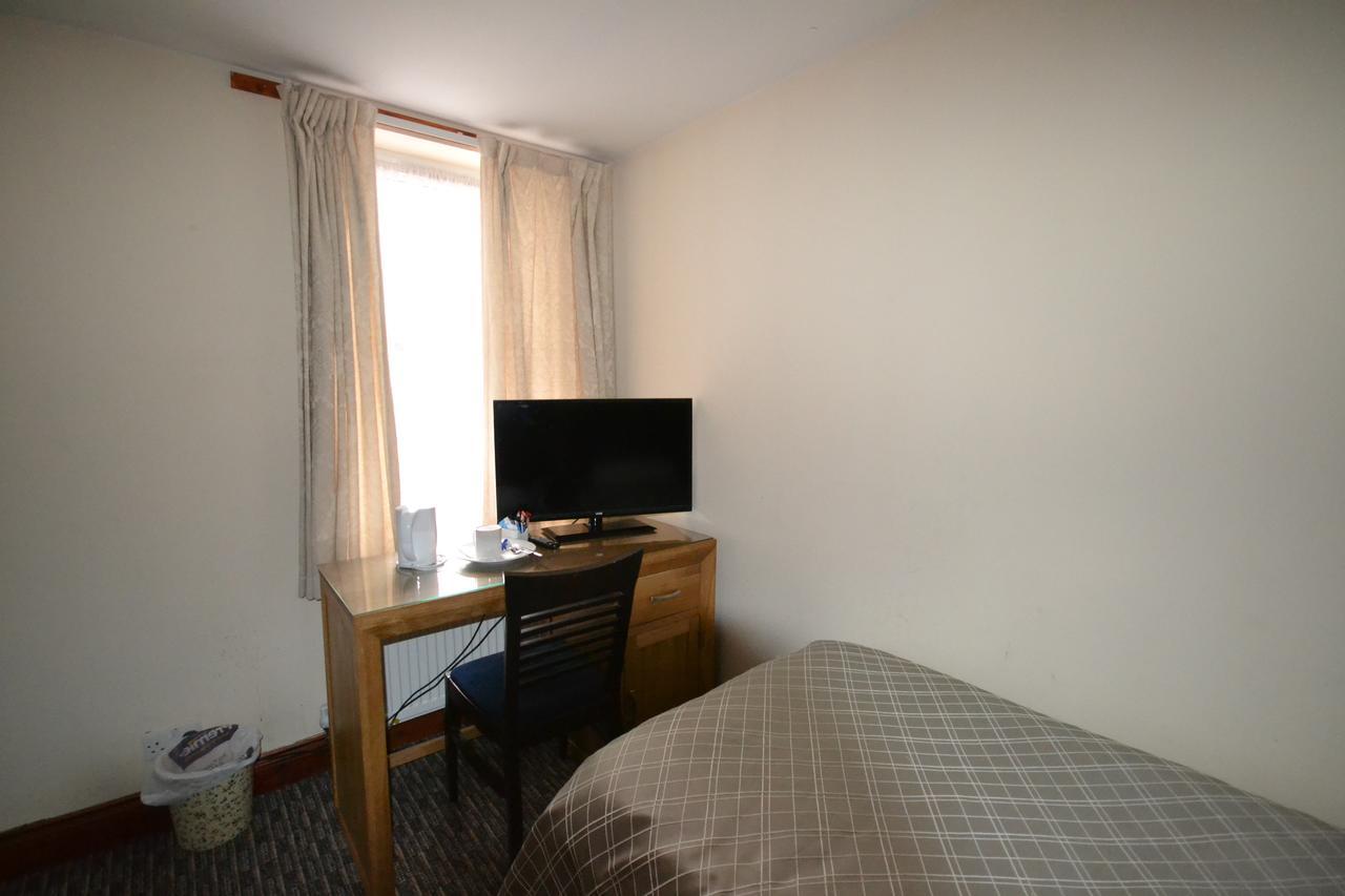 Airport Guest House Σλόουθ Εξωτερικό φωτογραφία